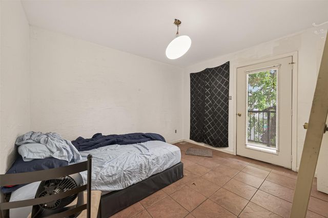 101 Stratford 104, Houston, TX 77006