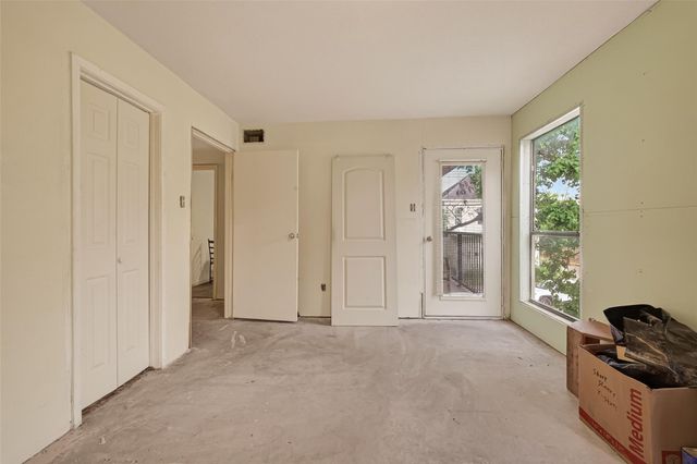 101 Stratford 104, Houston, TX 77006