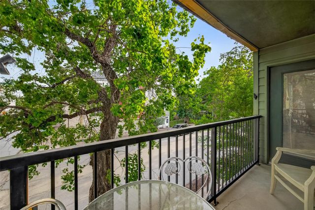 101 Stratford 104, Houston, TX 77006