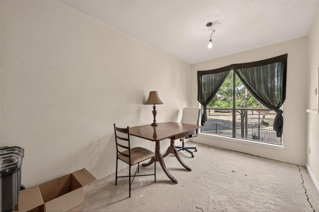 101 Stratford 104, Houston, TX 77006