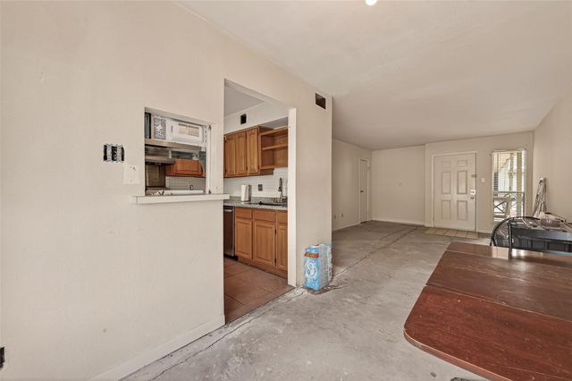 101 Stratford 104, Houston, TX 77006