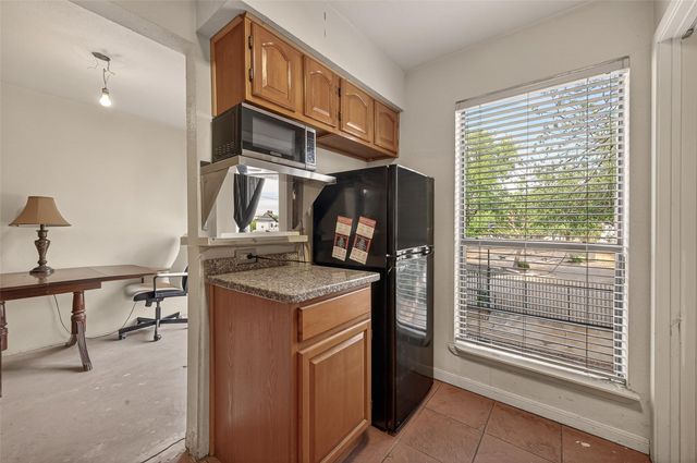 101 Stratford 104, Houston, TX 77006