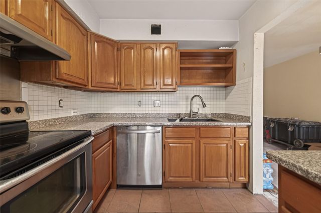 101 Stratford 104, Houston, TX 77006