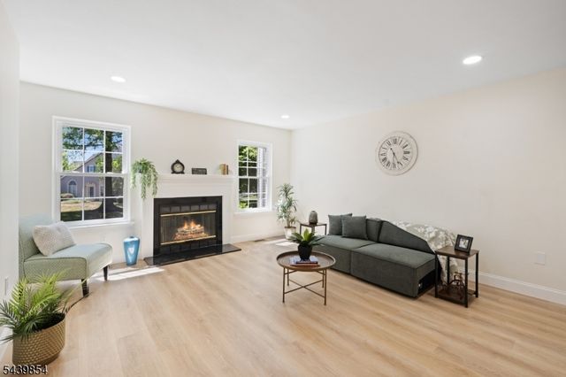 3804 Vroom Dr, Bridgewater Twp., NJ 08807