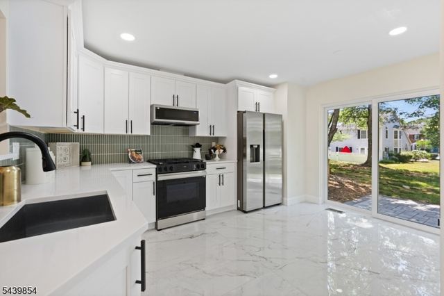 3804 Vroom Dr, Bridgewater Twp., NJ 08807