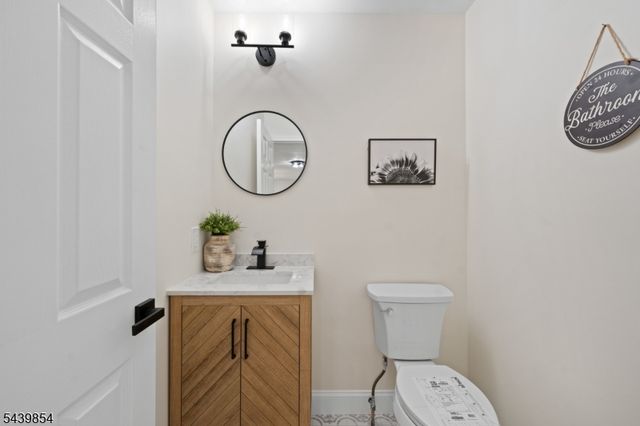 3804 Vroom Dr, Bridgewater Twp., NJ 08807
