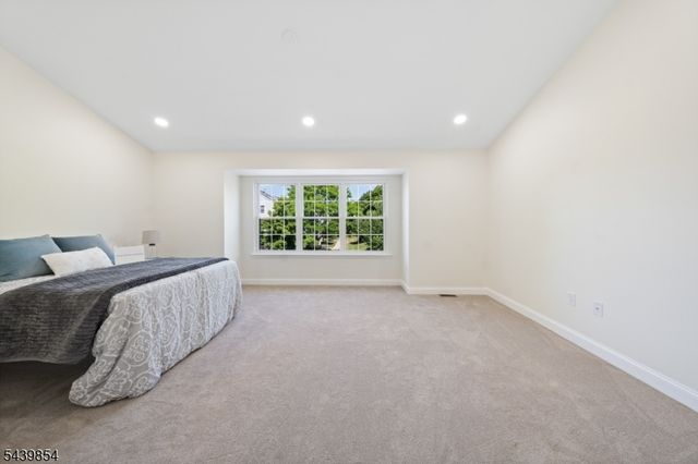 3804 Vroom Dr, Bridgewater Twp., NJ 08807