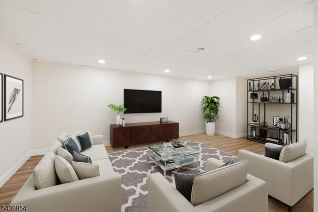3804 Vroom Dr, Bridgewater Twp., NJ 08807