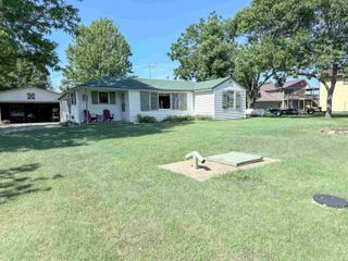 37 Shoreline Dr, Geneseo, KS 67444