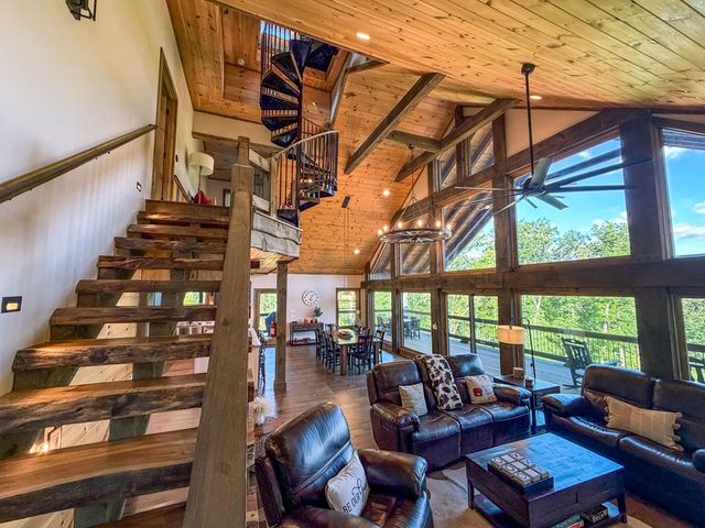540 Weaver Creek Overlook, Blue Ridge, GA 30513