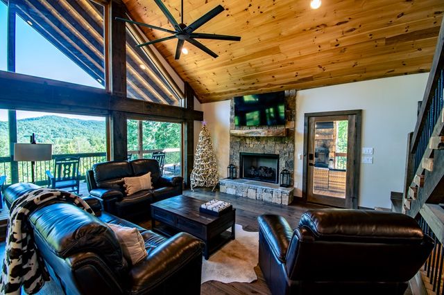 540 Weaver Creek Overlook, Blue Ridge, GA 30513