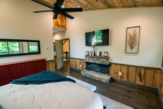 540 Weaver Creek Overlook, Blue Ridge, GA 30513