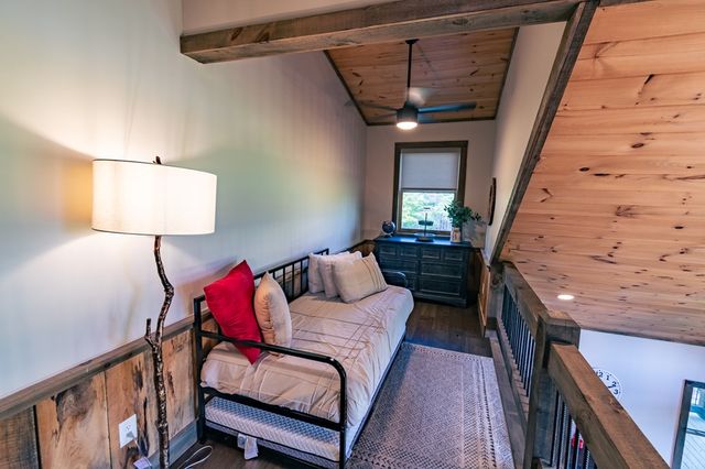 540 Weaver Creek Overlook, Blue Ridge, GA 30513