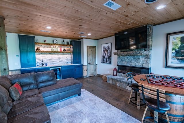540 Weaver Creek Overlook, Blue Ridge, GA 30513