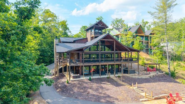 540 Weaver Creek Overlook, Blue Ridge, GA 30513