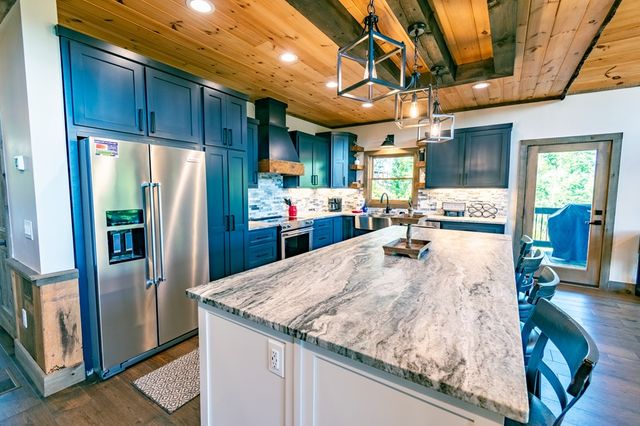 540 Weaver Creek Overlook, Blue Ridge, GA 30513
