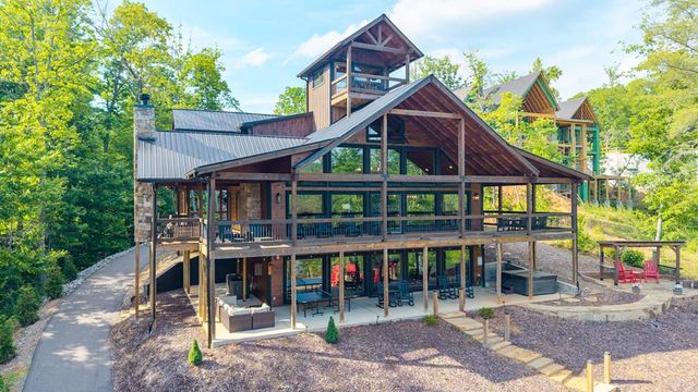540 Weaver Creek Overlook, Blue Ridge, GA 30513
