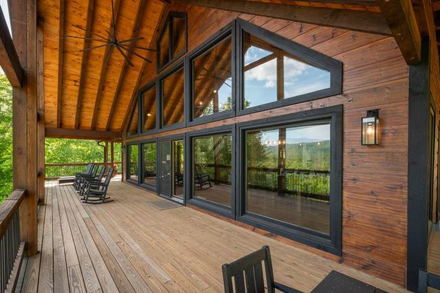 540 Weaver Creek Overlook, Blue Ridge, GA 30513