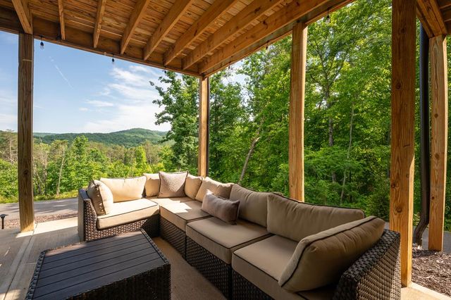 540 Weaver Creek Overlook, Blue Ridge, GA 30513