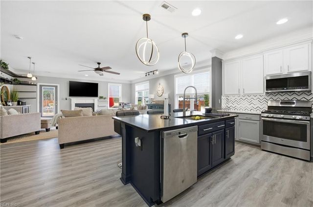 2525 Bodnar LN, Virginia Beach, VA 23456