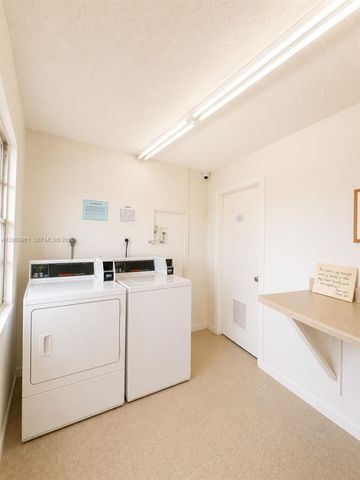 316 Southampton A 316, West Palm Beach, FL 33417
