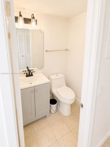 316 Southampton A 316, West Palm Beach, FL 33417