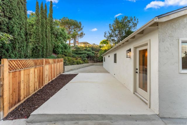 9185 Altamont Road, La Mesa, CA 91942