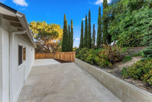 9185 Altamont Road, La Mesa, CA 91942