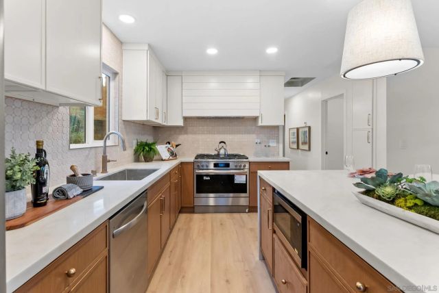 9185 Altamont Road, La Mesa, CA 91942