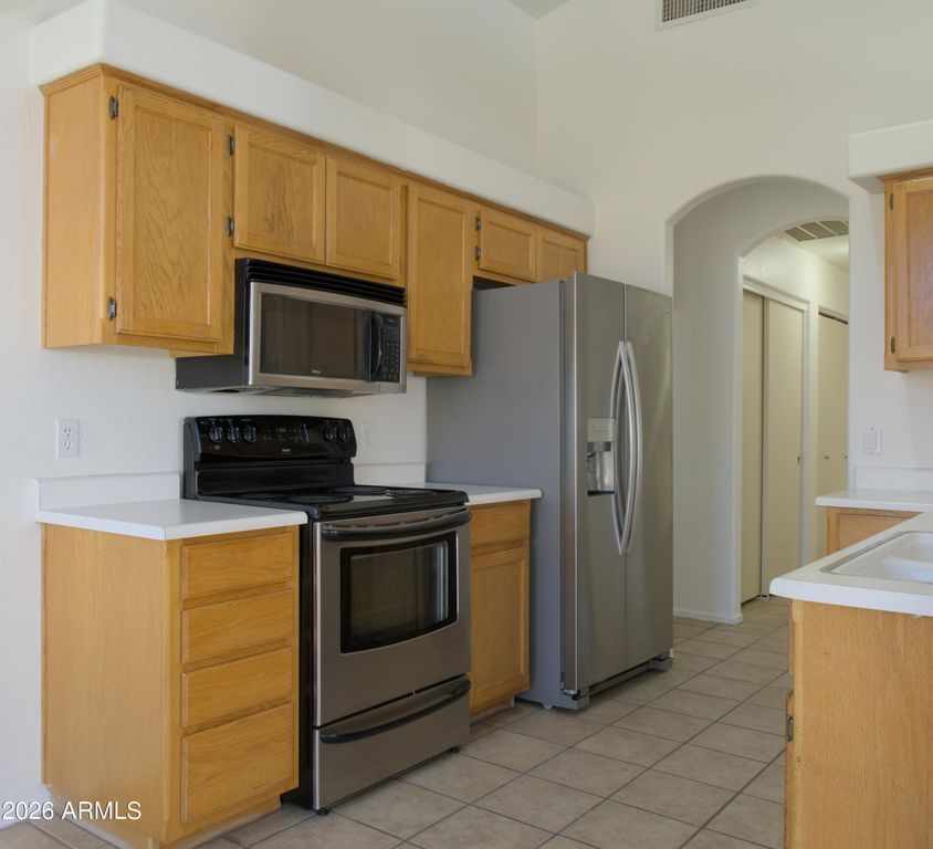 Image 7 of property listing at 8338 W Audrey Lane, Peoria, AZ 85382