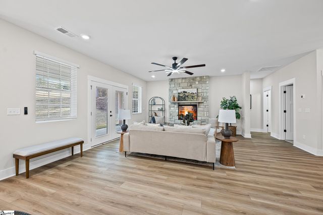 315 Lakefront Drive, Anderson, SC 29626