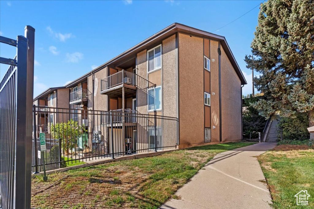 1792 E 5625 S #C, South Ogden, UT 84403