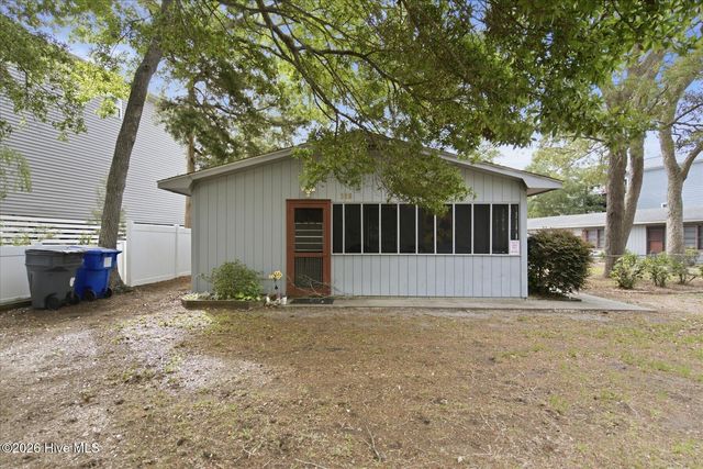 518 Norton Street, Oak Island, NC 28465