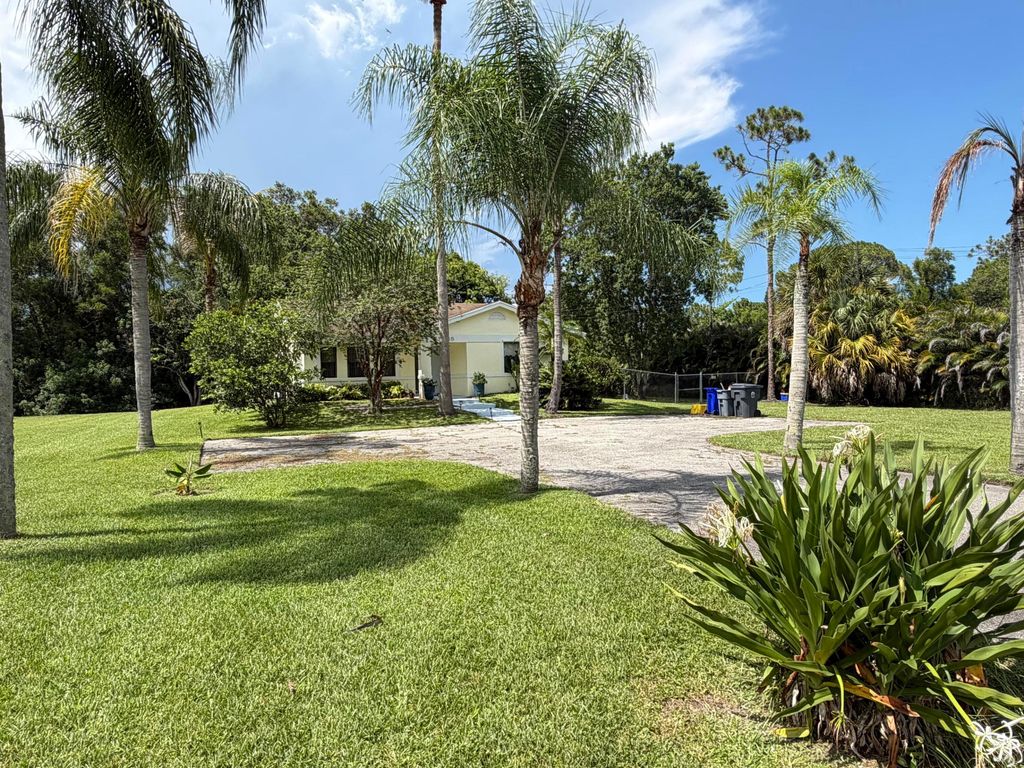 13835 49th Street N, West Palm Beach, FL 33411