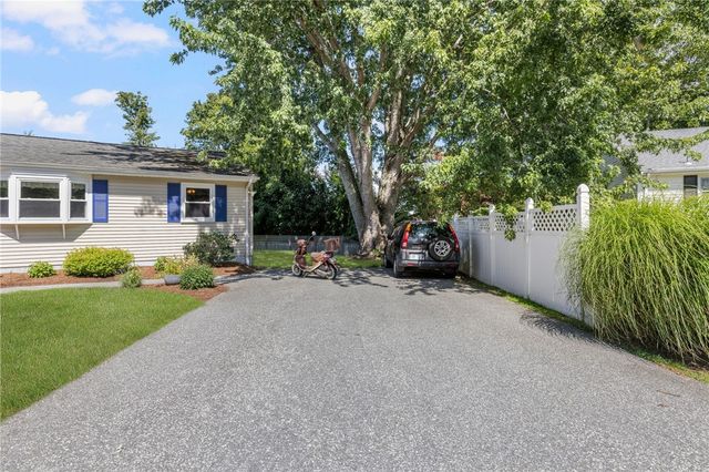 7 Restmere Terrace A, Middletown, RI 02842