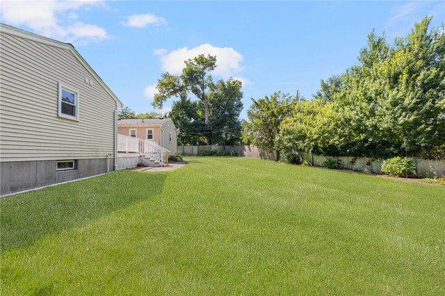7 Restmere Terrace A, Middletown, RI 02842