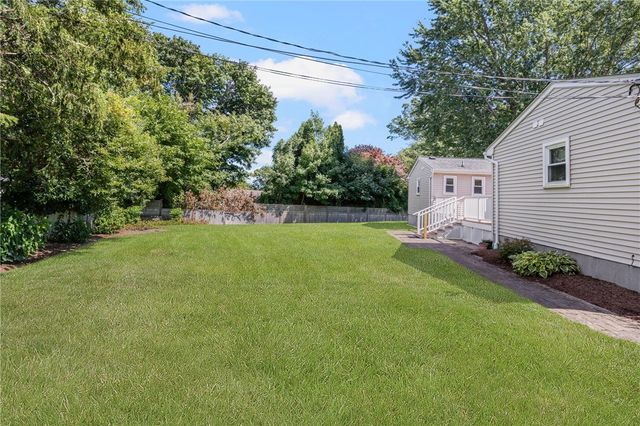 7 Restmere Terrace A, Middletown, RI 02842