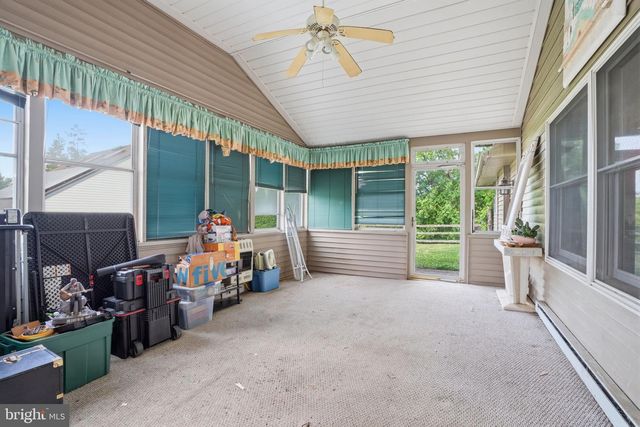 2 QUAY RD, Levittown, PA 19057