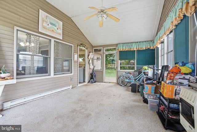 2 QUAY RD, Levittown, PA 19057