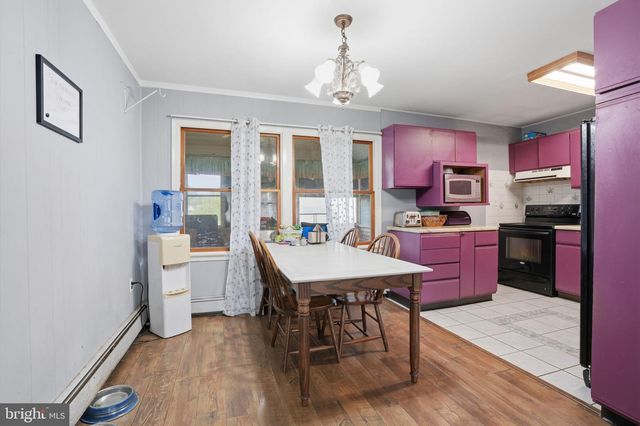 2 QUAY RD, Levittown, PA 19057