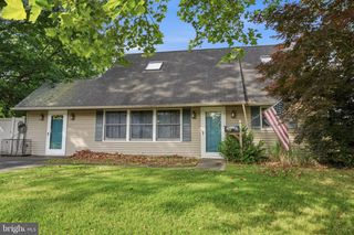 2 QUAY RD, Levittown, PA 19057