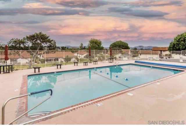 245 Fairlee Lane, Encinitas, CA 92024