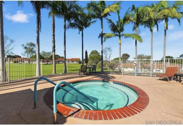 245 Fairlee Lane, Encinitas, CA 92024