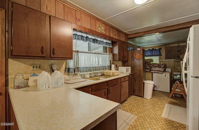 1909 Cheyene Trail, Dandridge, TN 37725