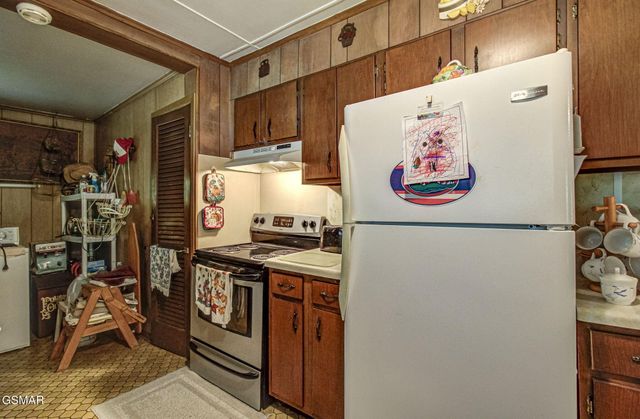 1909 Cheyene Trail, Dandridge, TN 37725