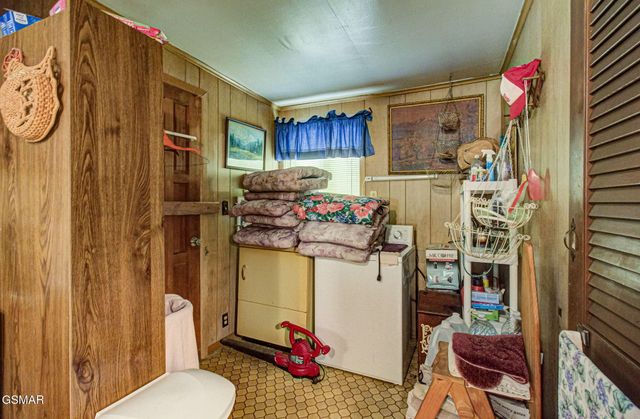 1909 Cheyene Trail, Dandridge, TN 37725