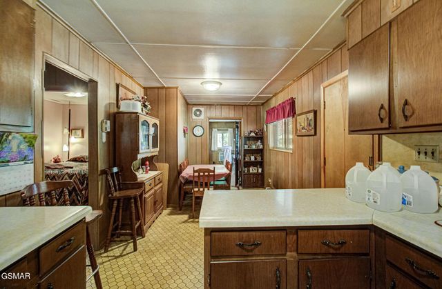 1909 Cheyene Trail, Dandridge, TN 37725