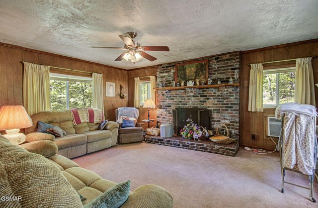 1909 Cheyene Trail, Dandridge, TN 37725