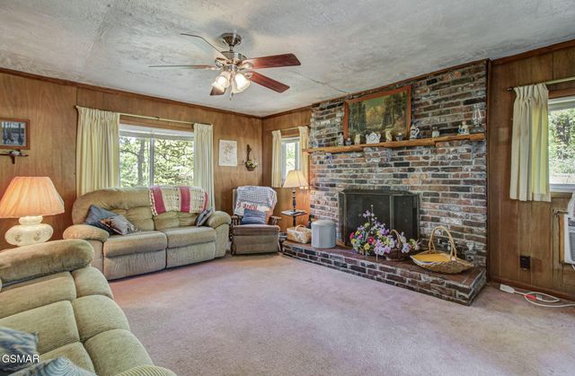 1909 Cheyene Trail, Dandridge, TN 37725