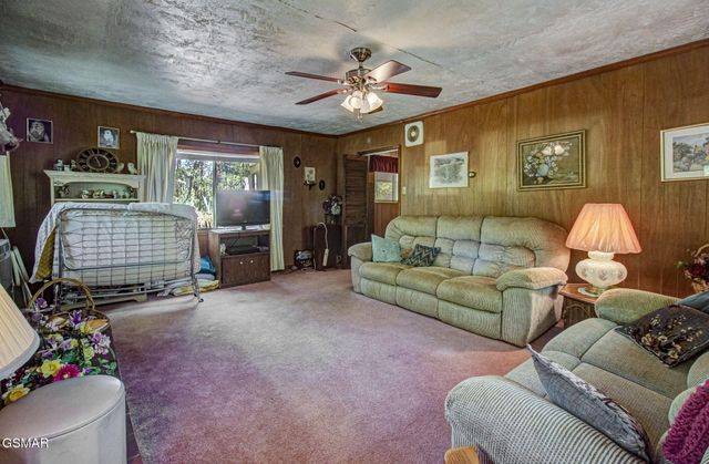 1909 Cheyene Trail, Dandridge, TN 37725